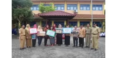 Sumbangan Komputer Dari Wali Murid
